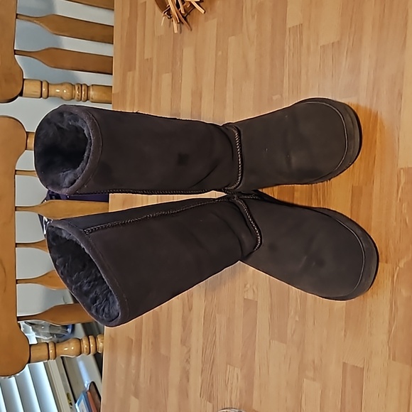 Bearpaw Boots - Picture 2 of 11